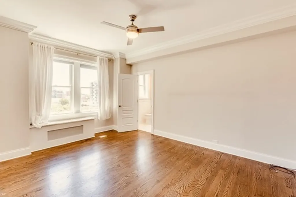 5000 South Cornell Avenue Chicago IL 60615