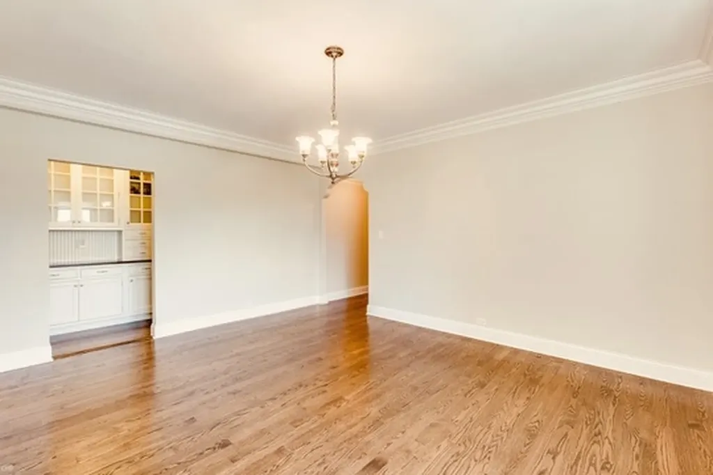 5000 South Cornell Avenue Chicago IL 60615