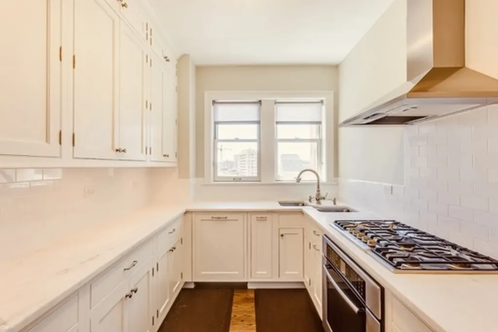 5000 South Cornell Avenue Chicago IL 60615