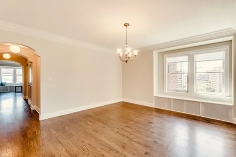 5000 South Cornell Avenue Chicago IL 60615