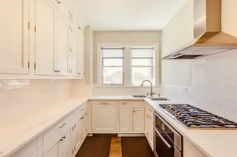 5000 South Cornell Avenue Chicago IL 60615