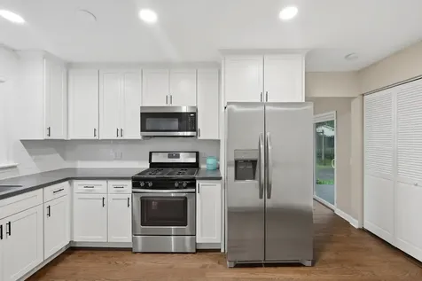 320 North Schubert Street Palatine IL 60067