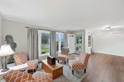 320 North Schubert Street Palatine IL 60067