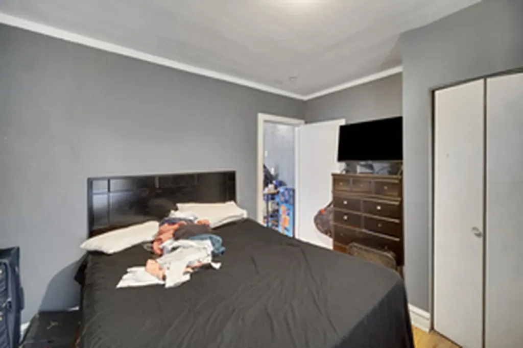 8142-8146 South Maryland Avenue Chicago IL 60619