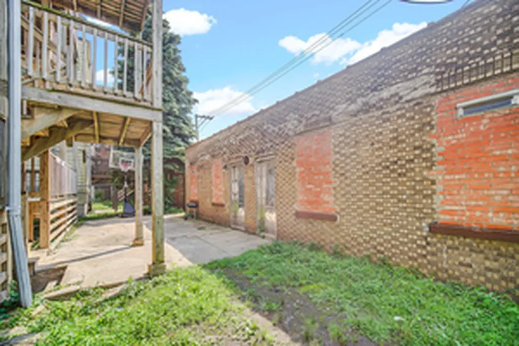 8142-8146 South Maryland Avenue Chicago IL 60619