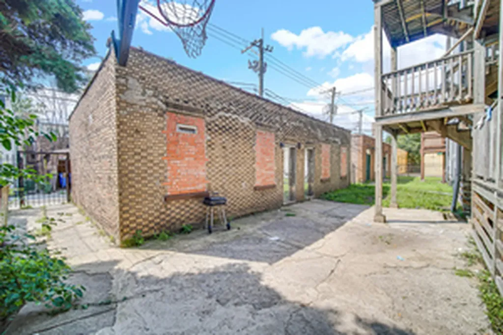 8142-8146 South Maryland Avenue Chicago IL 60619