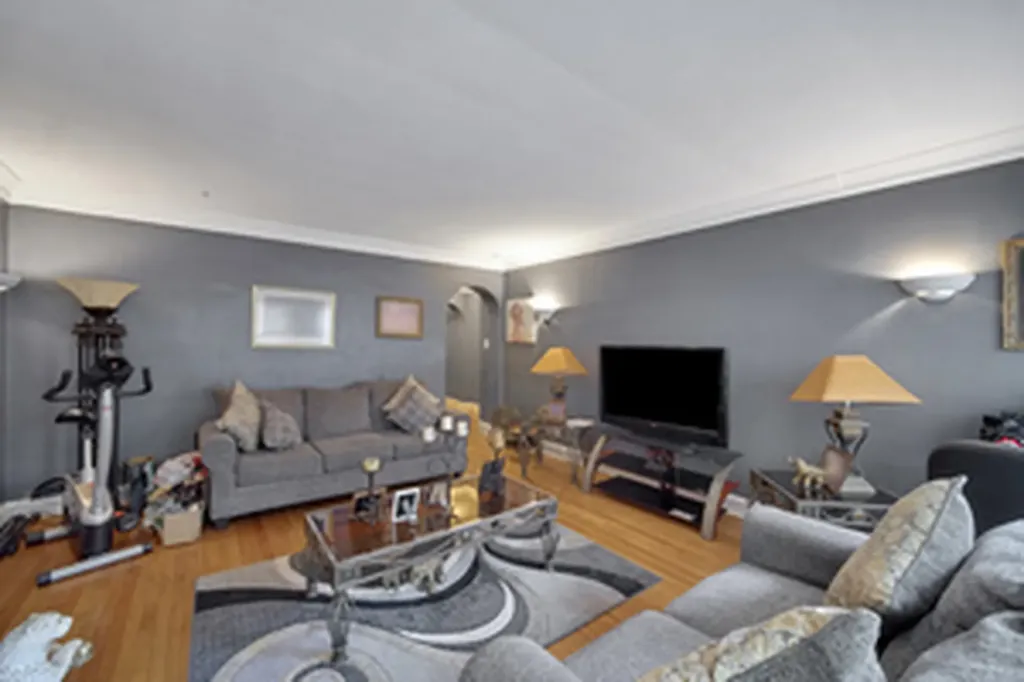 8142-8146 South Maryland Avenue Chicago IL 60619