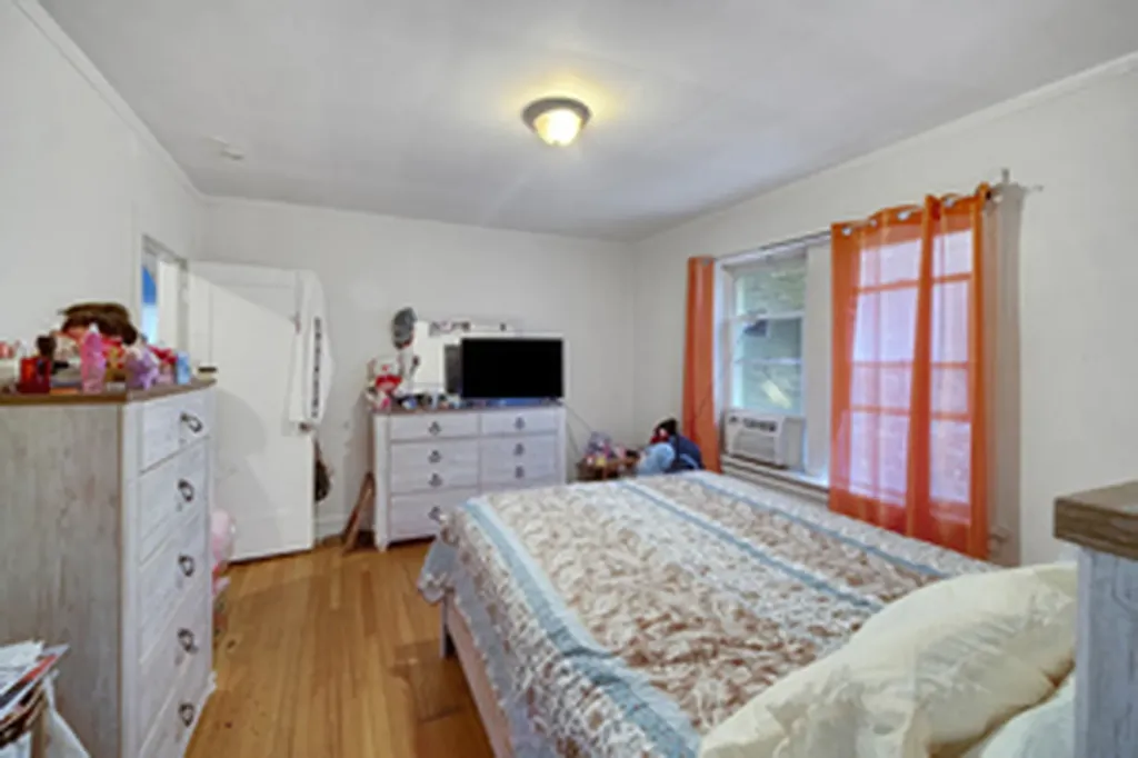8142-8146 South Maryland Avenue Chicago IL 60619