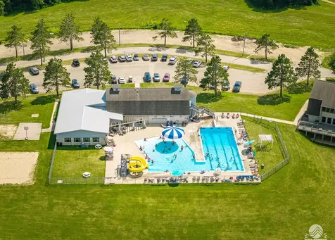 1-80 Farragut Lane Lake Carroll IL 61046