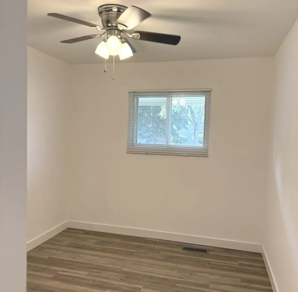 533 Redwood Road Bolingbrook IL 60440
