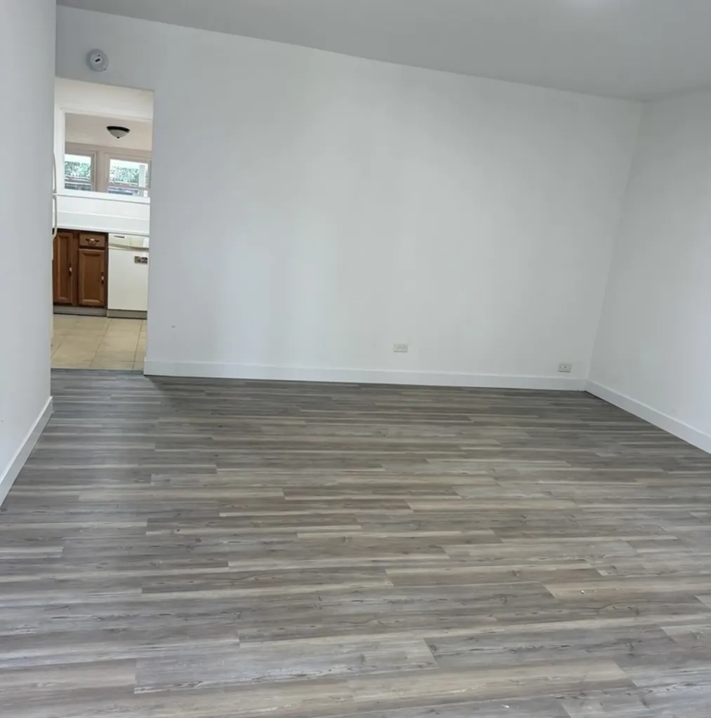 533 Redwood Road Bolingbrook IL 60440