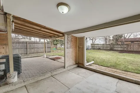 533 Redwood Road Bolingbrook IL 60440