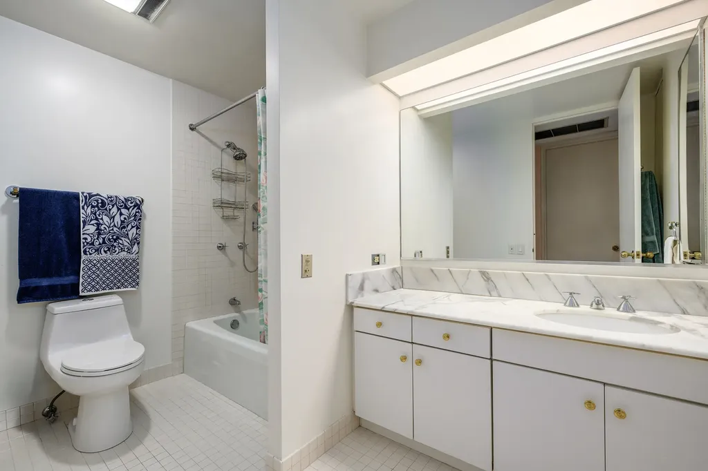 680 North Lake Shore Drive Chicago IL 60611