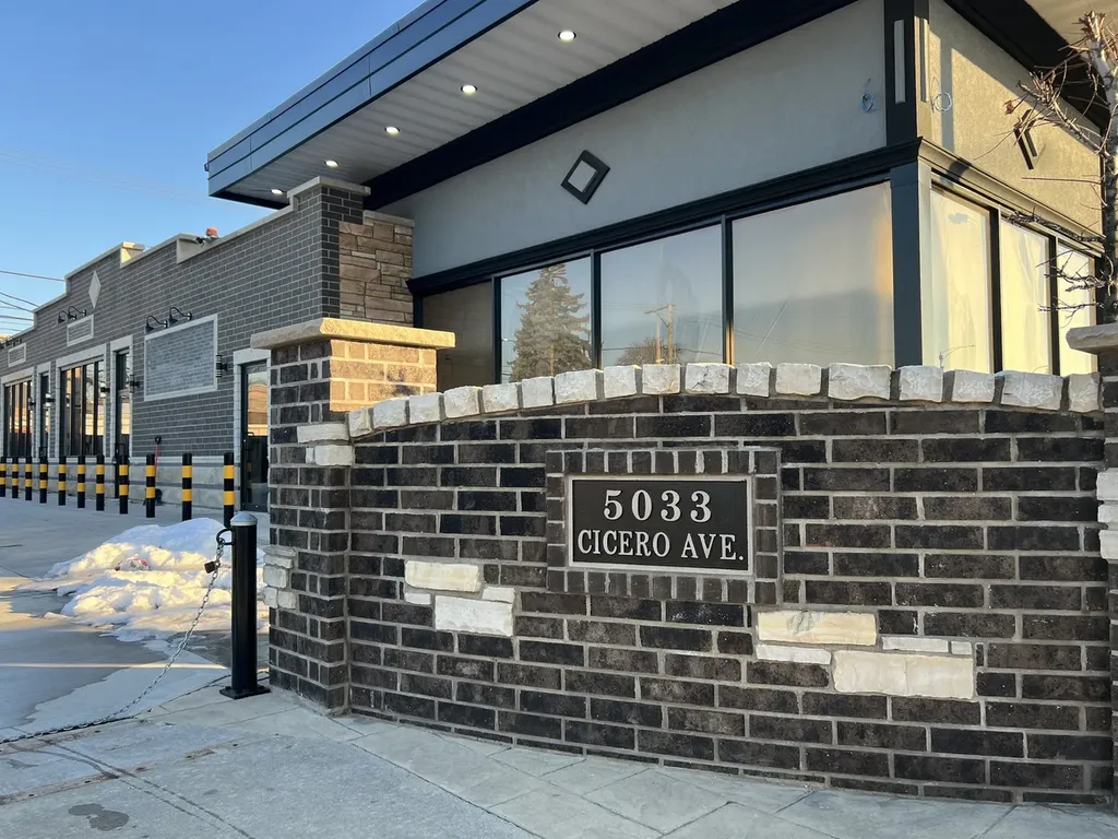 5033 South Cicero Avenue Chicago IL 60632