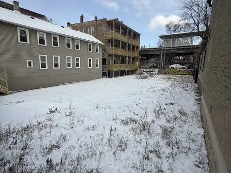 2050 West 21st Street Chicago IL 60608