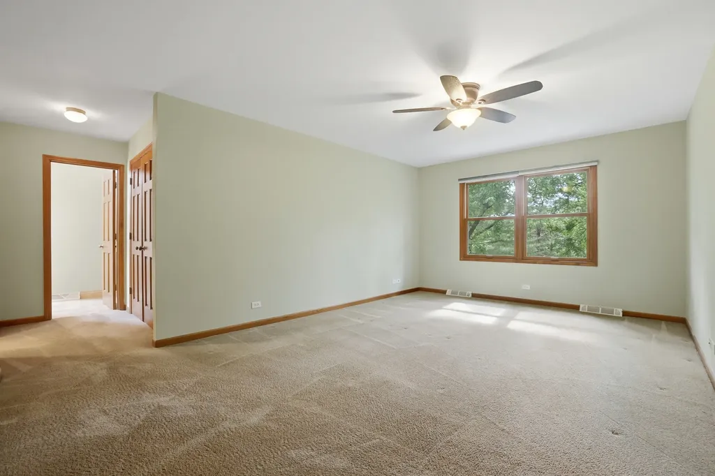 2528 Sun Valley Road Lisle IL 60532