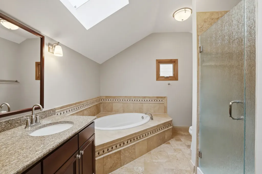 2528 Sun Valley Road Lisle IL 60532