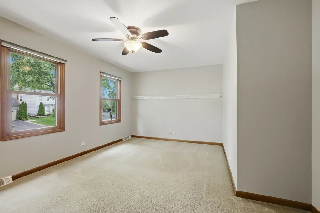 2528 Sun Valley Road Lisle IL 60532