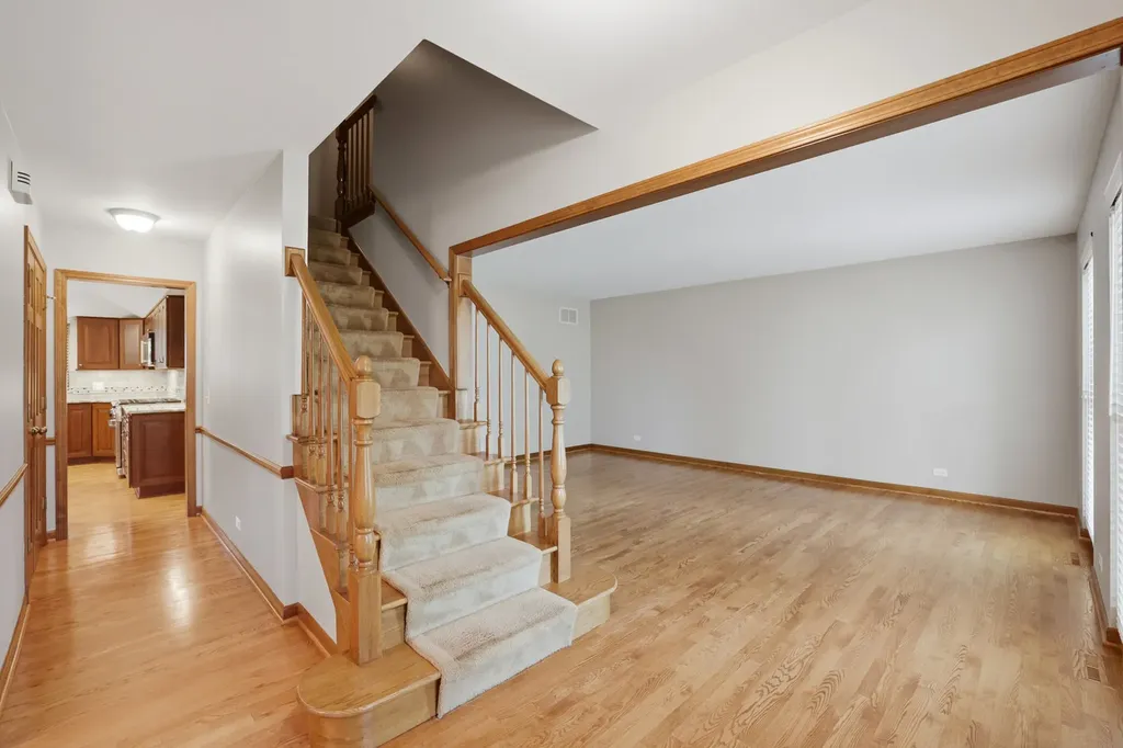 2528 Sun Valley Road Lisle IL 60532