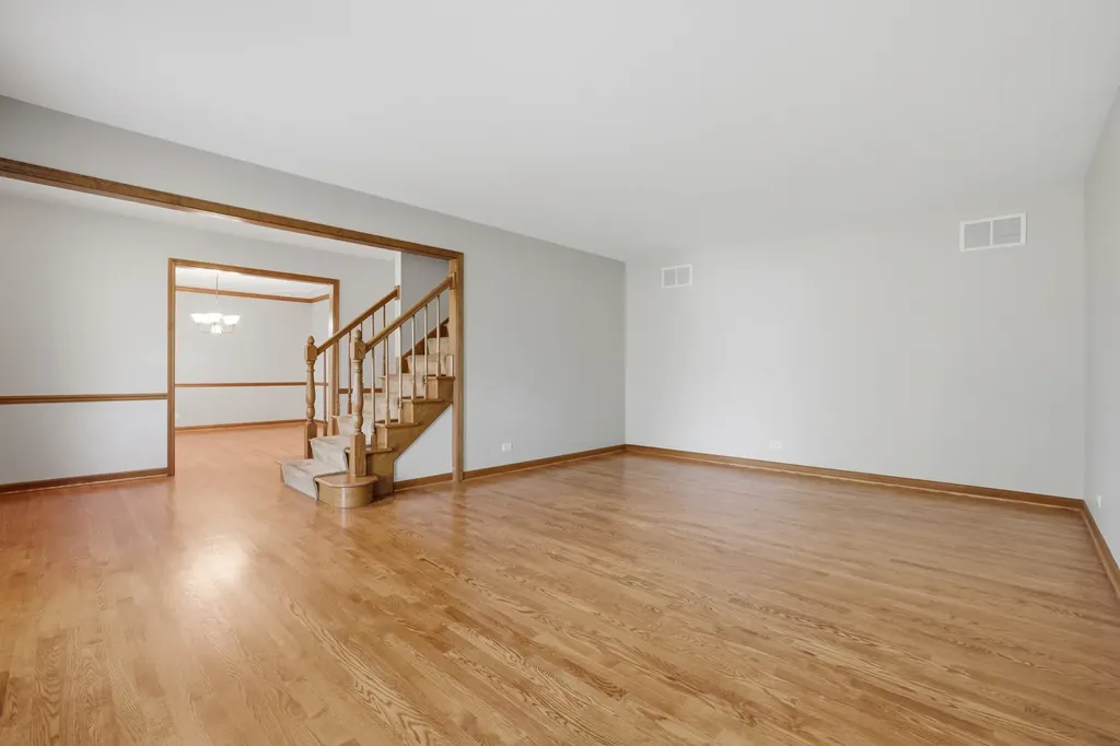2528 Sun Valley Road Lisle IL 60532