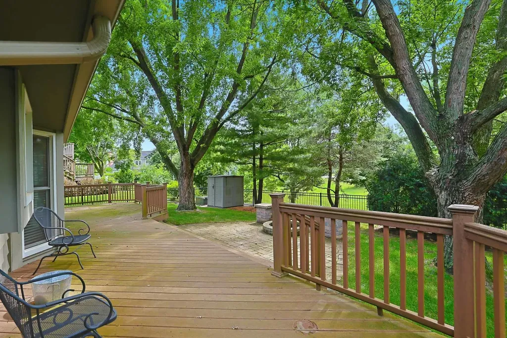 2528 Sun Valley Road Lisle IL 60532
