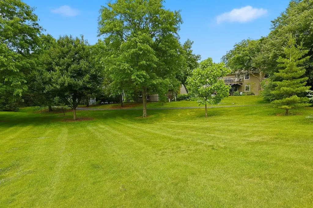 2528 Sun Valley Road Lisle IL 60532
