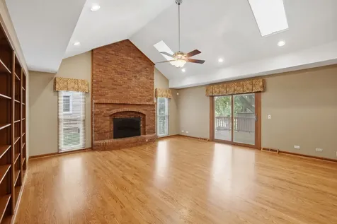 2528 Sun Valley Road Lisle IL 60532