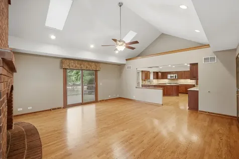 2528 Sun Valley Road Lisle IL 60532