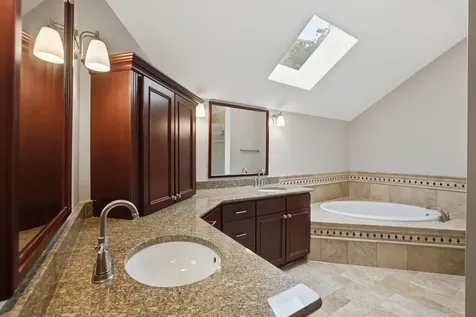 2528 Sun Valley Road Lisle IL 60532