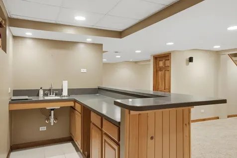 2528 Sun Valley Road Lisle IL 60532