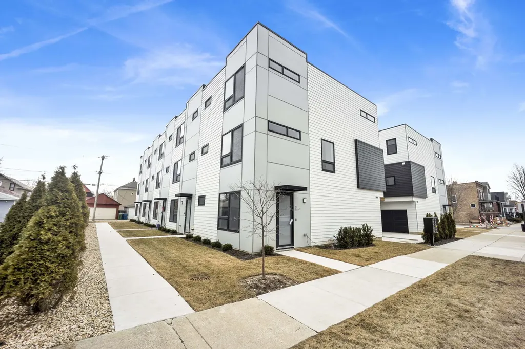 944 Beloit Avenue Forest Park IL 60130