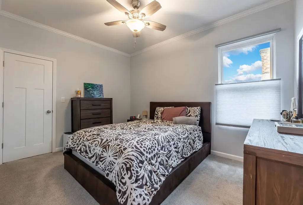7251 South Paxton Avenue Chicago IL 60649