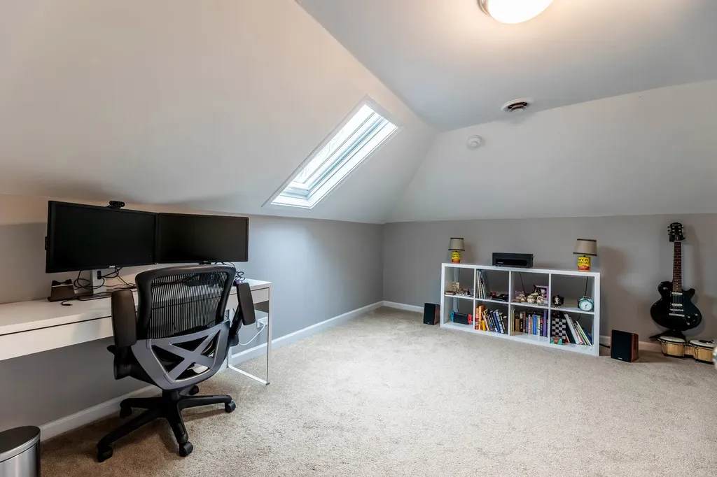 7251 South Paxton Avenue Chicago IL 60649