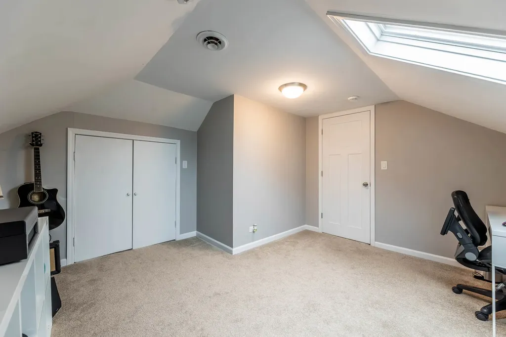 7251 South Paxton Avenue Chicago IL 60649