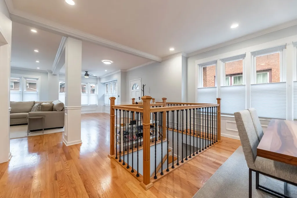 7251 South Paxton Avenue Chicago IL 60649