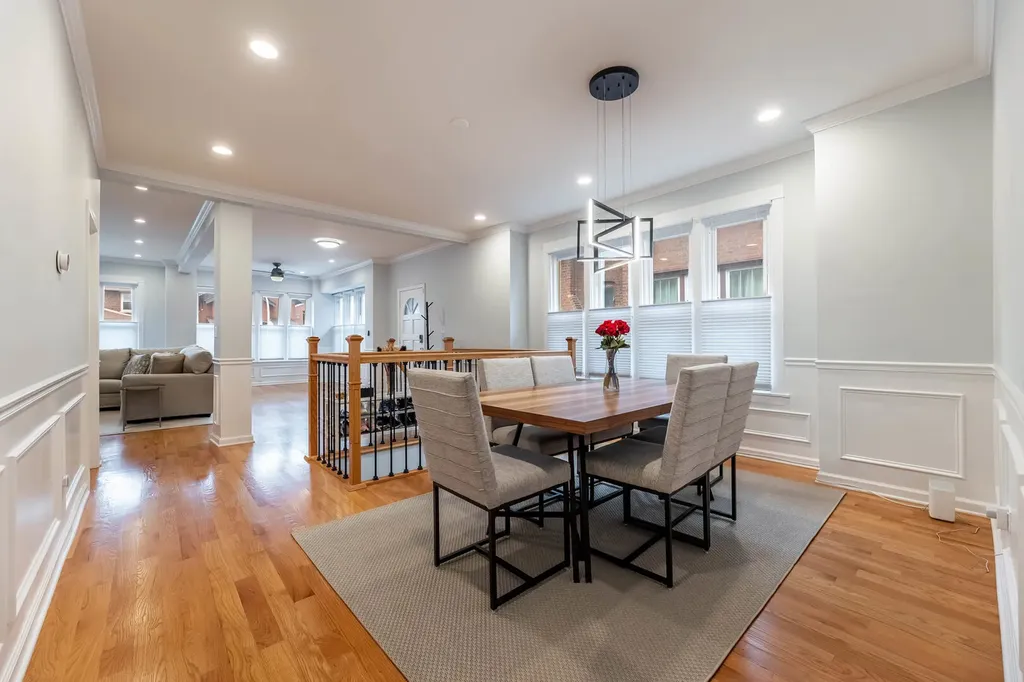 7251 South Paxton Avenue Chicago IL 60649