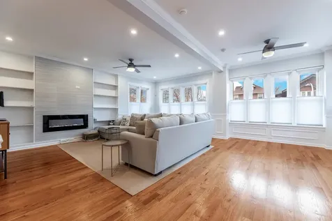 7251 South Paxton Avenue Chicago IL 60649