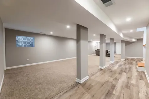 7251 South Paxton Avenue Chicago IL 60649