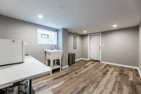 7251 South Paxton Avenue Chicago IL 60649