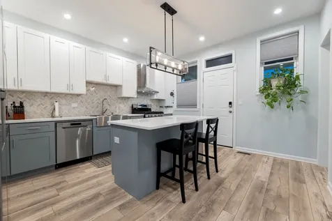 7251 South Paxton Avenue Chicago IL 60649