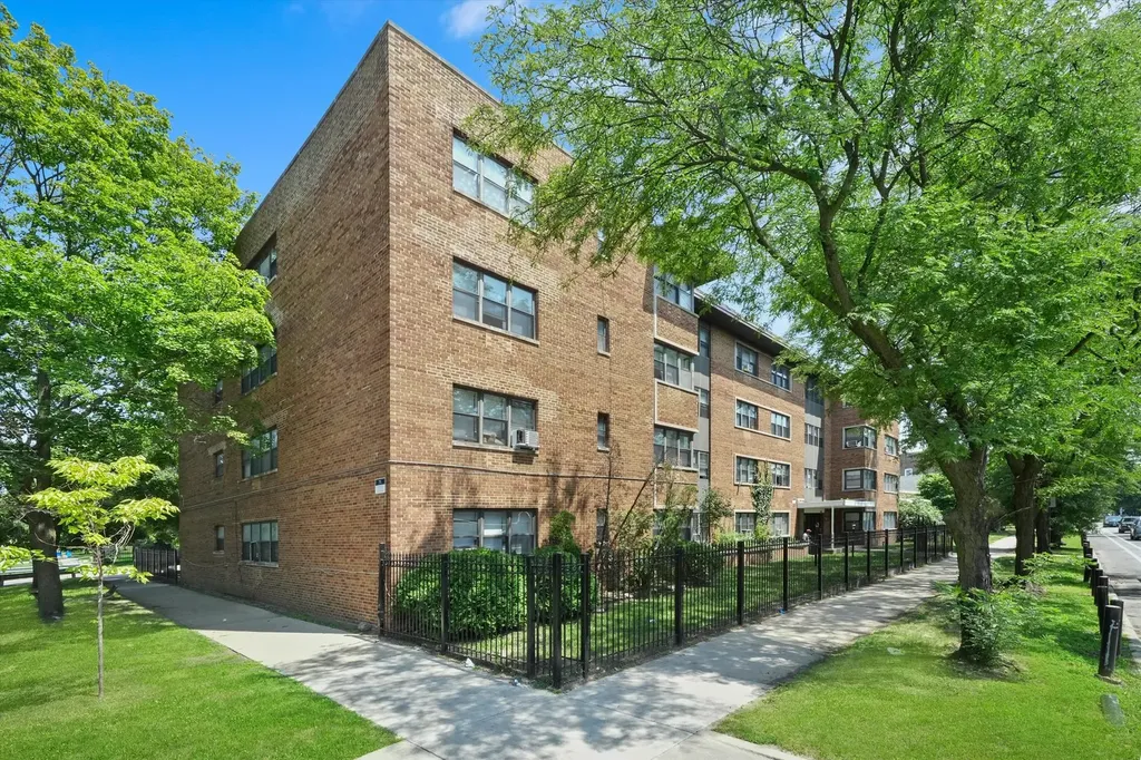 7801 South South Shore Drive Chicago IL 60649