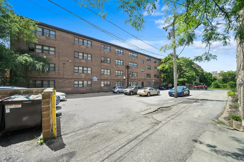 7801 South South Shore Drive Chicago IL 60649