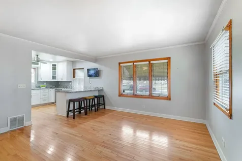 4539 Clyde Avenue Lyons IL 60534