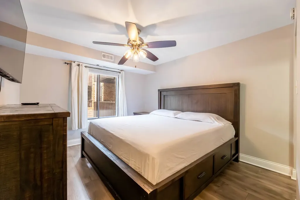 4553 West 56th Street Chicago IL 60629