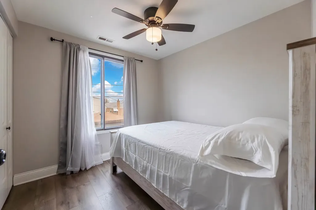 4553 West 56th Street Chicago IL 60629