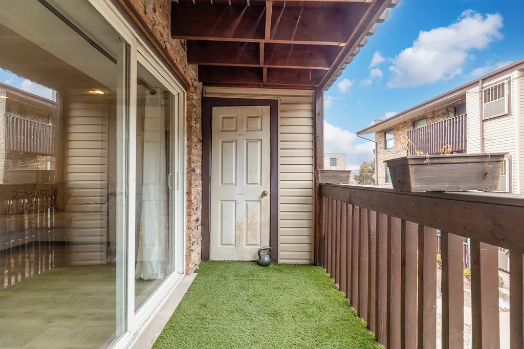 4553 West 56th Street Chicago IL 60629