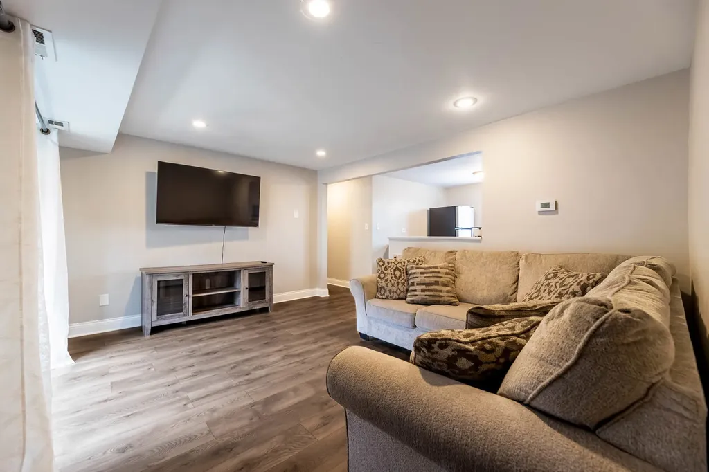 4553 West 56th Street Chicago IL 60629