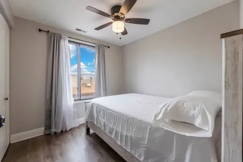 4553 West 56th Street Chicago IL 60629