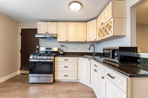 4553 West 56th Street Chicago IL 60629