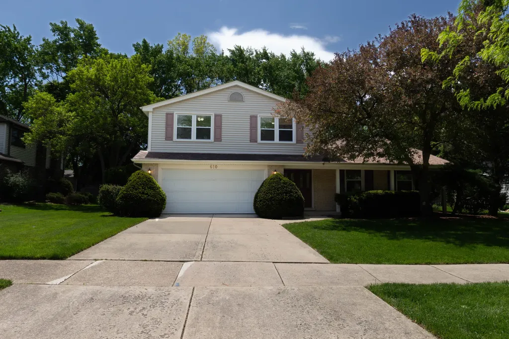 610 Pawnee Lane Naperville IL 60563